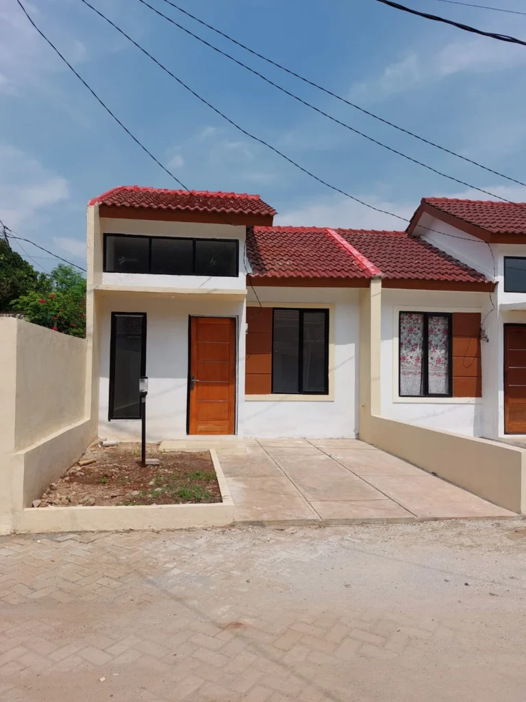 Tampak depan rumah Golden Tamansari Setu Bekasi dengan desain modern dan carport
