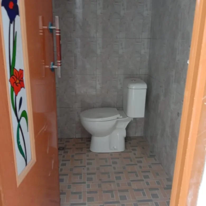 GAR5_toilet